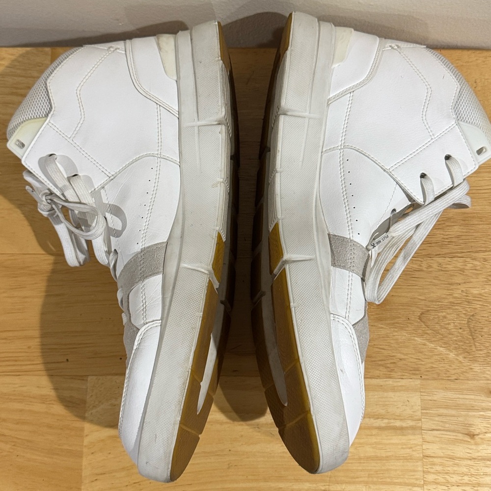 On Cloud The Roger Clubhouse Mid M
White/Sand (Size 12.5) - Picture 6 of 9